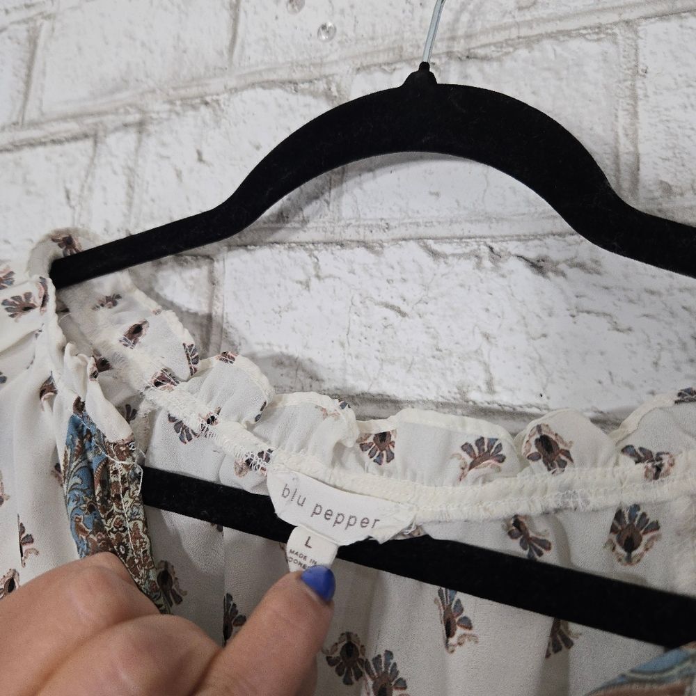 Blue Pepper‎ button down blouse - Picture 6 of 12